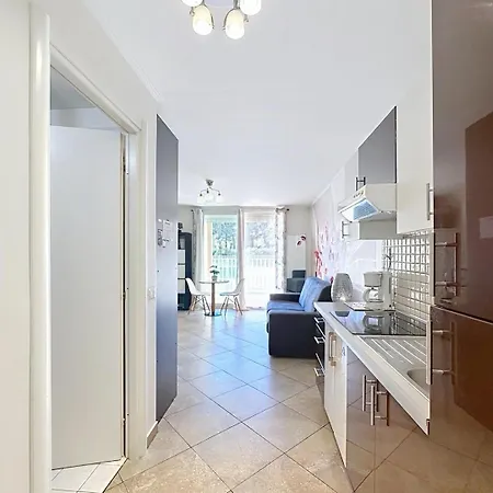 Direct Monaco Devant Piscine Apartamento