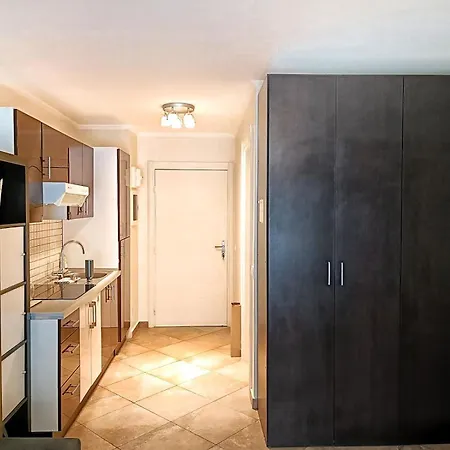 Direct Monaco Devant Piscine