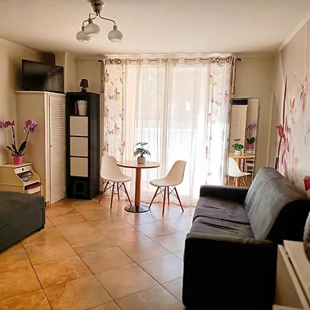 Direct Monaco Devant Piscine Apartamento *