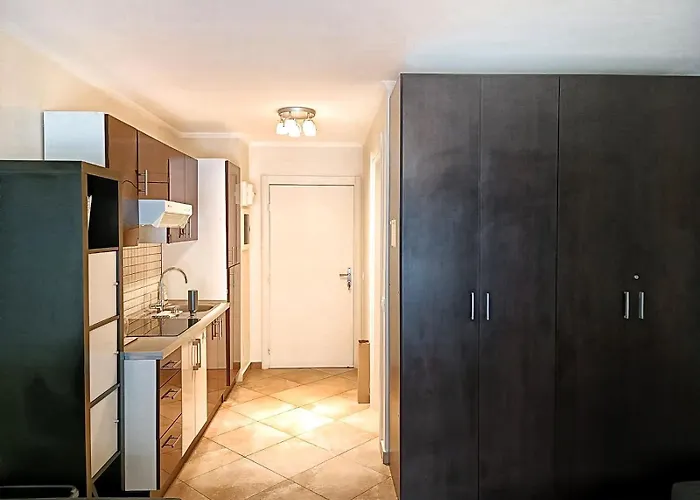 Direct Monaco Devant Piscine